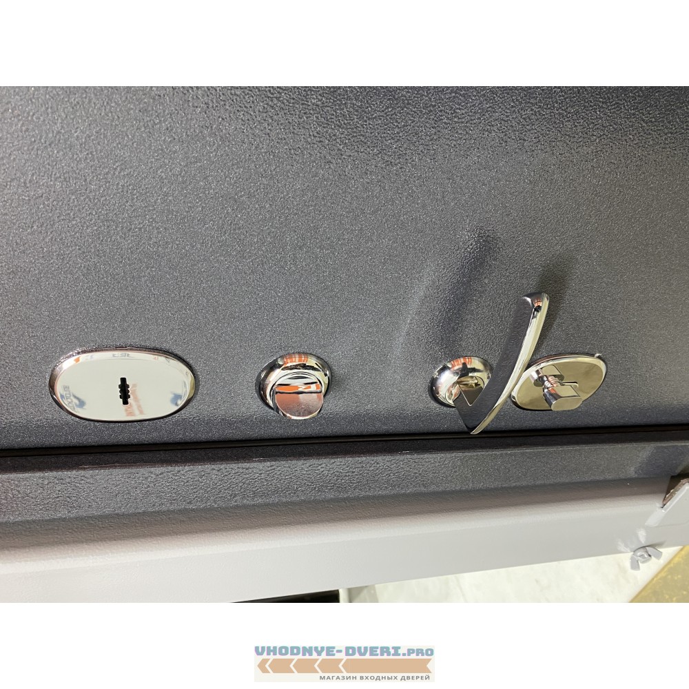 Дверь Бульдорс 70 MM STEEL